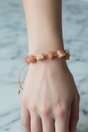 Ham Güneş Taşı Doğal Taş Bileklik – Ayarlanabilir Unisex Tasarım