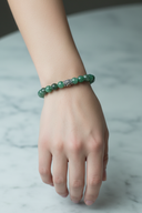 Zümrüt Doğal Taş Bileklik – Gümüş Aparatlı, 6 mm Misinalı, Unisex Tasarım